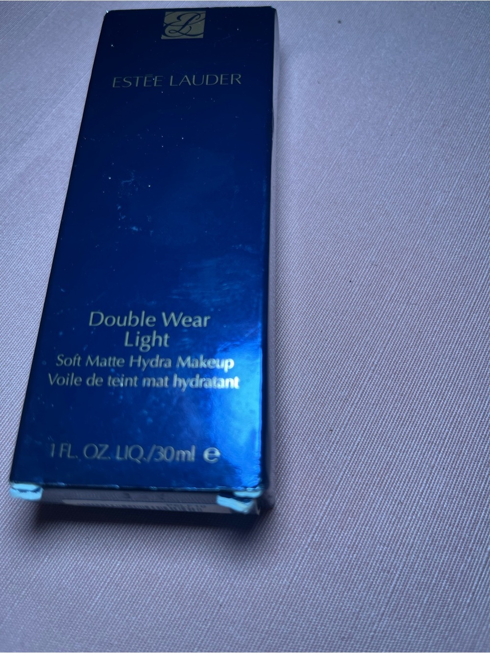 Estee Lauder Double Wear Light Foundation - 3N1 - Picture 7 of 9